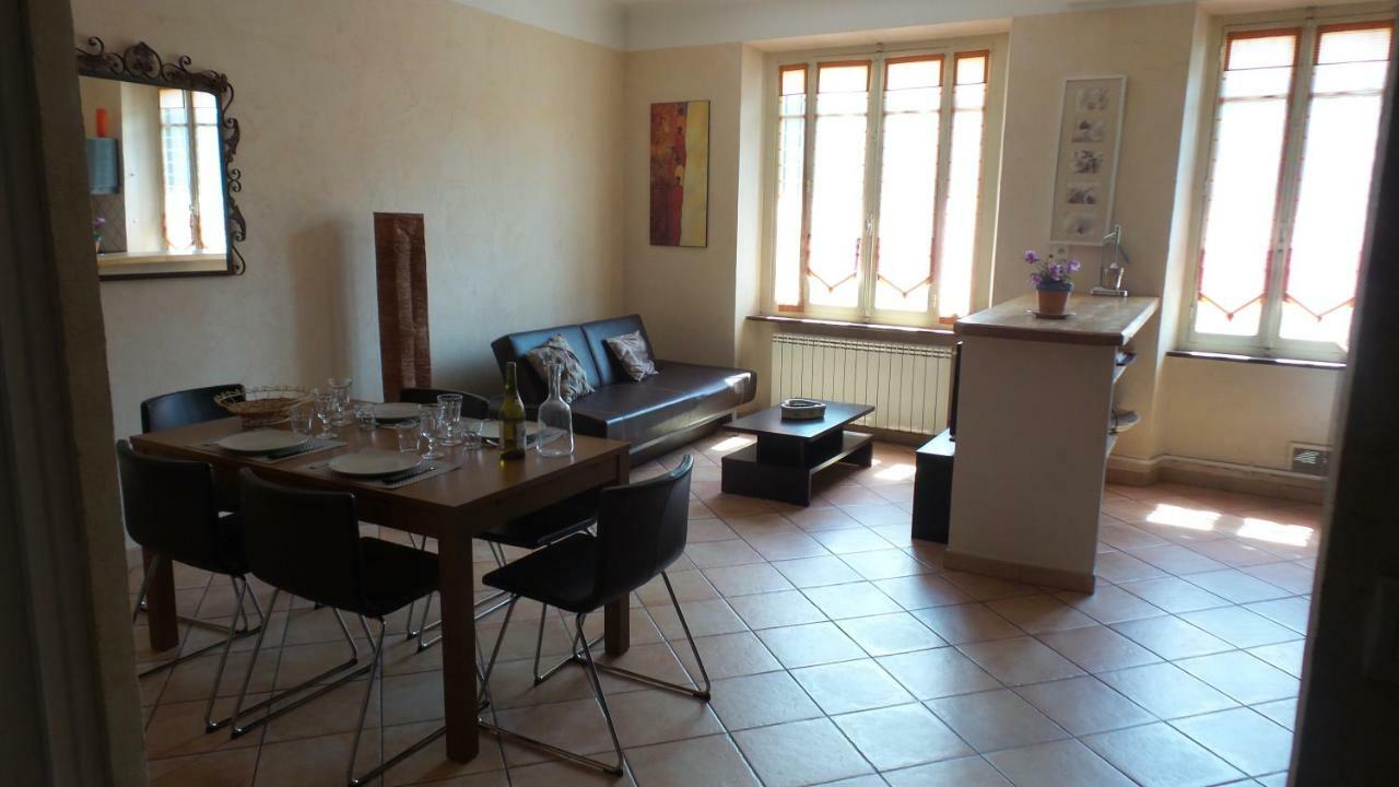 Spacieux Logement Face A La Cite Medievale Carcassonne Exterior photo