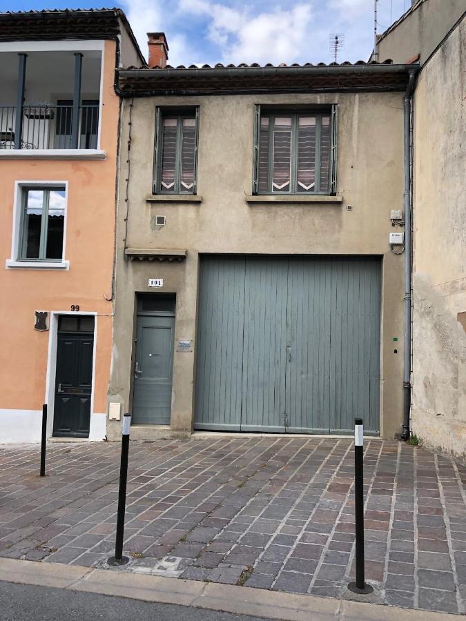 Spacieux Logement Face A La Cite Medievale Carcassonne Exterior photo